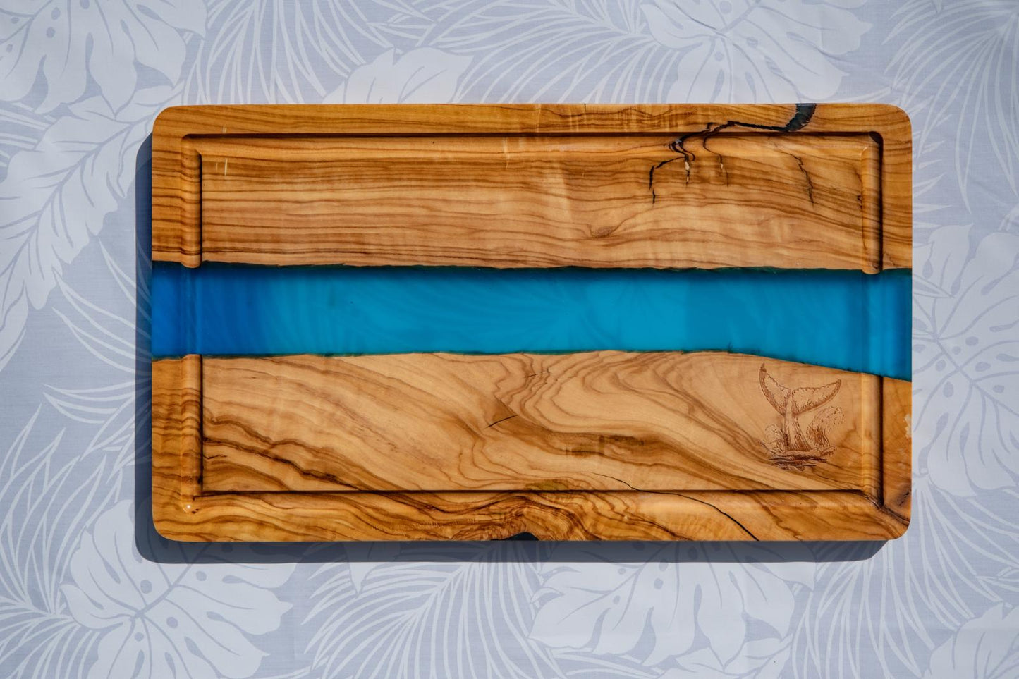 Cutting board whale