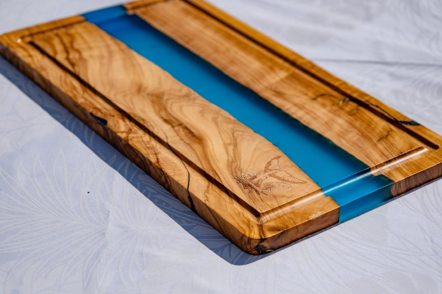 Cutting board whale