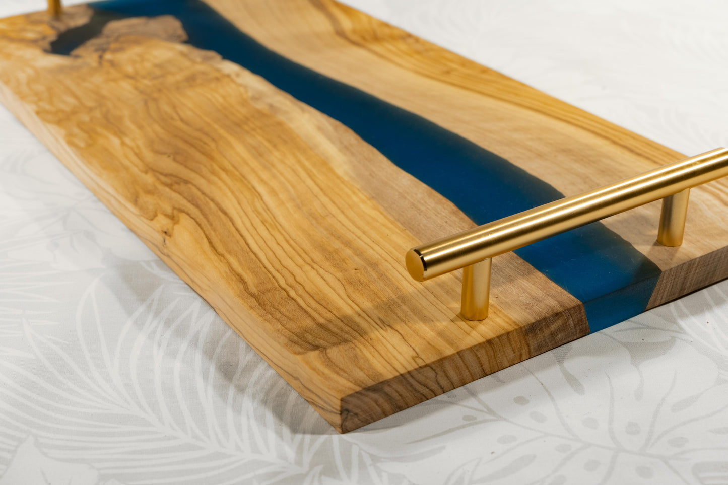 Serving board